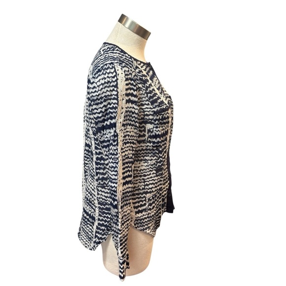 Trina Turk Womens Blouse Lightweight Cotton Woven Silk Ikat Collarless Sz. M - Picture 4 of 9